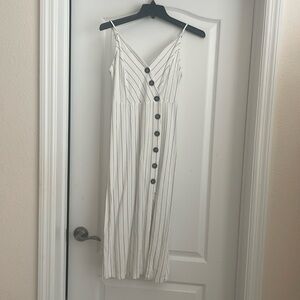 Midi sexy dress with slit.